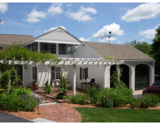 140 Concord Road Lincoln, MA 01773 - Photo 2 of 23