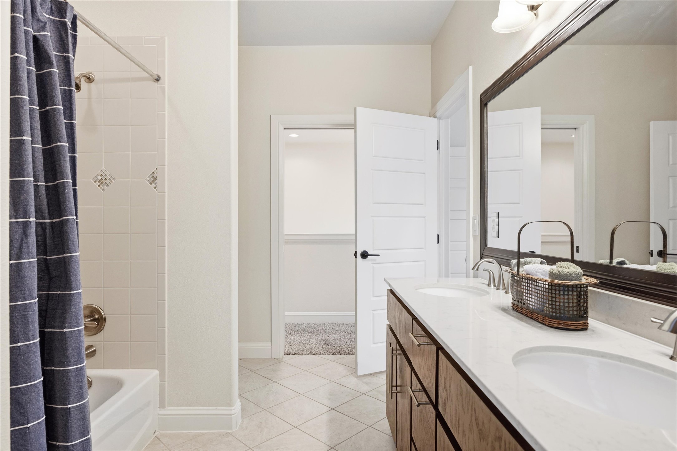 2719 Springwood Lane Georgetown, TX 78628 - Photo 28 of 40 Shared Upstairs Bathroom