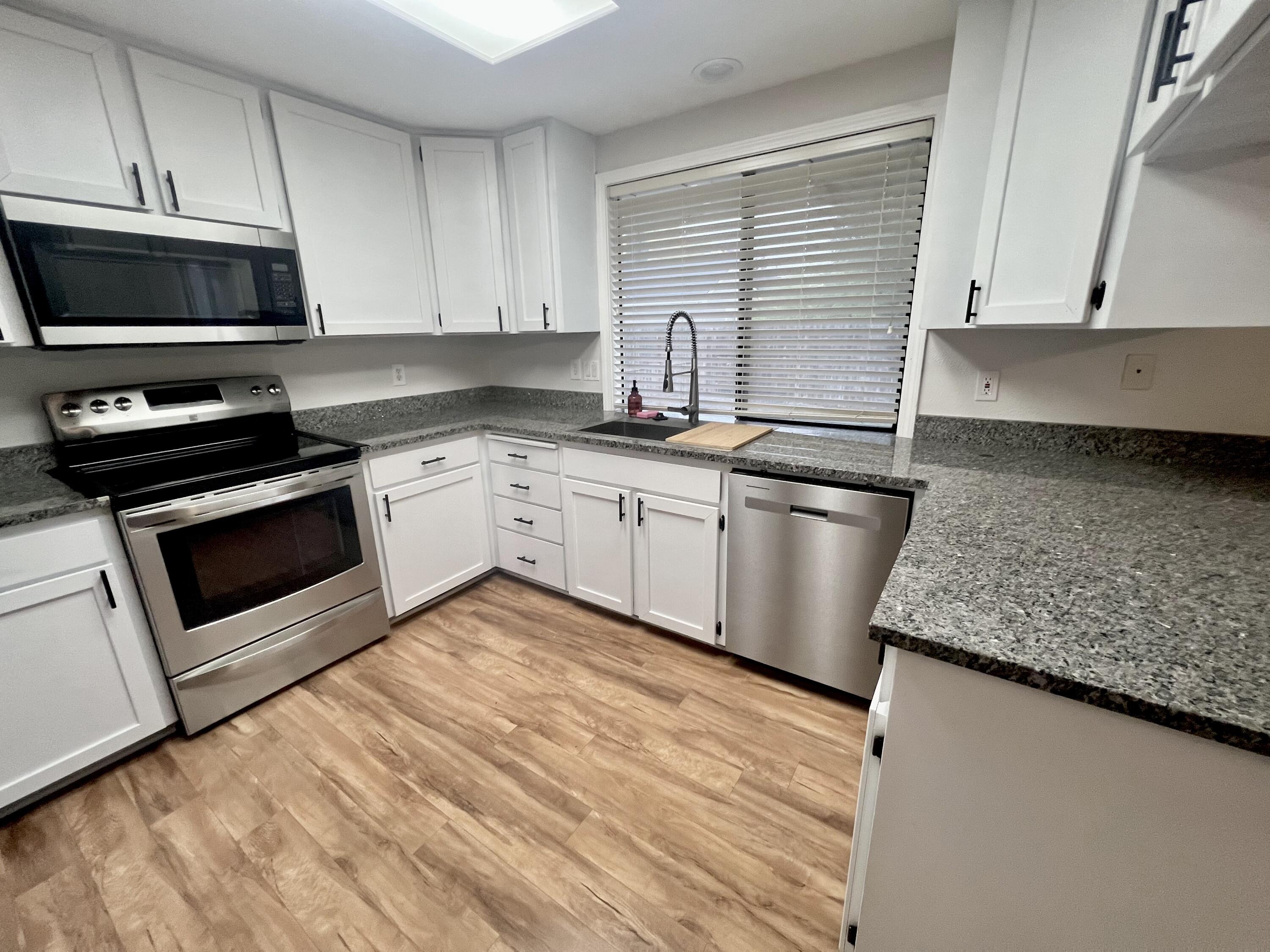 3497 Edella Street Central Point, OR 97502 - Photo 10 of 42 Gallery Image 10