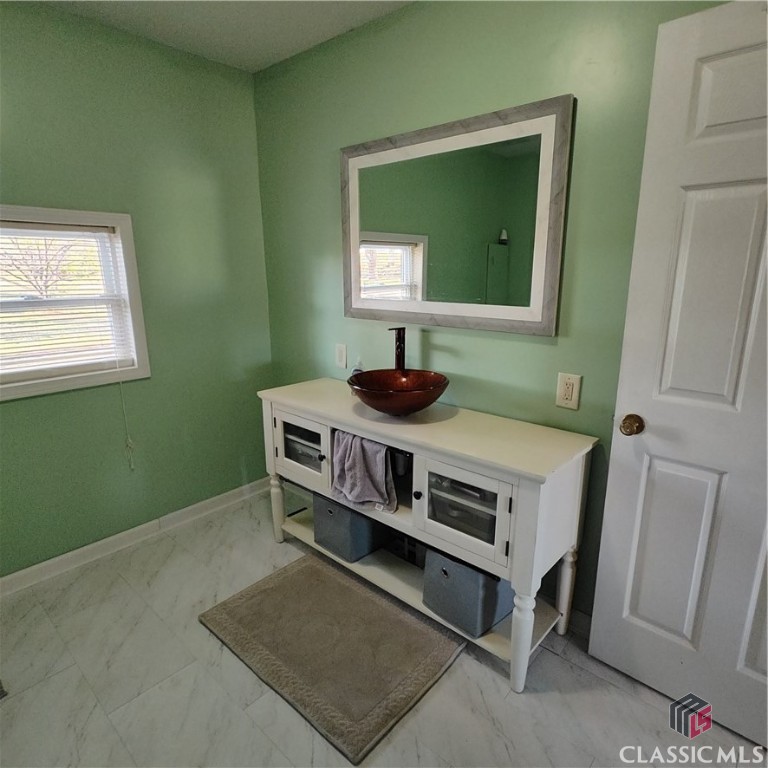 60 Dudley Farm Road Winterville, GA 30683 - Photo 15 of 27 Guest Room