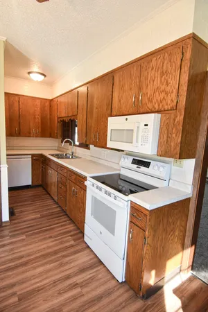 $204,999 | 203 East Fletcher Avenue, Warren, MN 56762