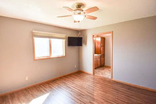 $204,999 | 203 East Fletcher Avenue, Warren, MN 56762