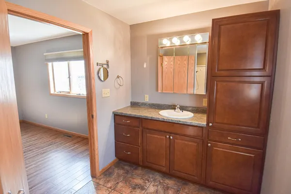 $204,999 | 203 East Fletcher Avenue, Warren, MN 56762