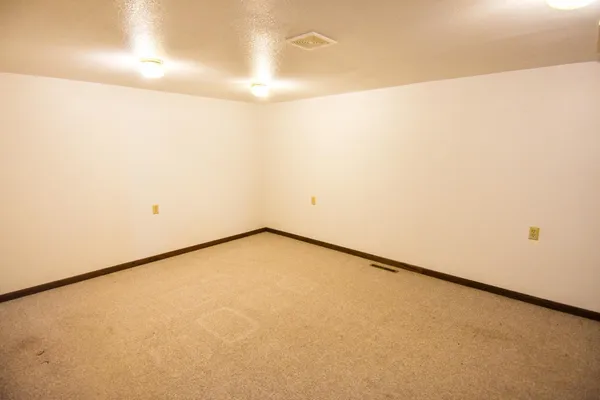 $204,999 | 203 East Fletcher Avenue, Warren, MN 56762