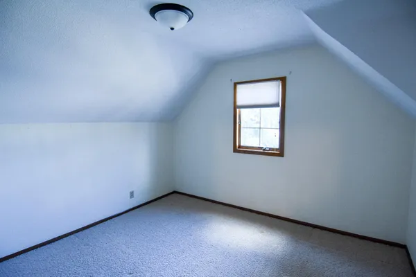 $204,999 | 203 East Fletcher Avenue, Warren, MN 56762