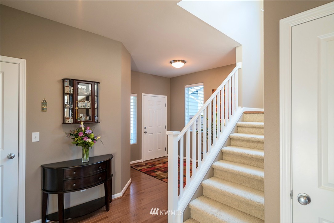 17722 39th Avenue Southeast Bothell, WA 98012 - Photo 3 of 15 Gallery Image 3