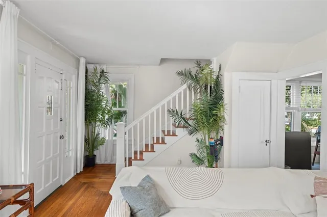 $1,100,000 | 540 11th Avenue North, St. Petersburg, FL 33701