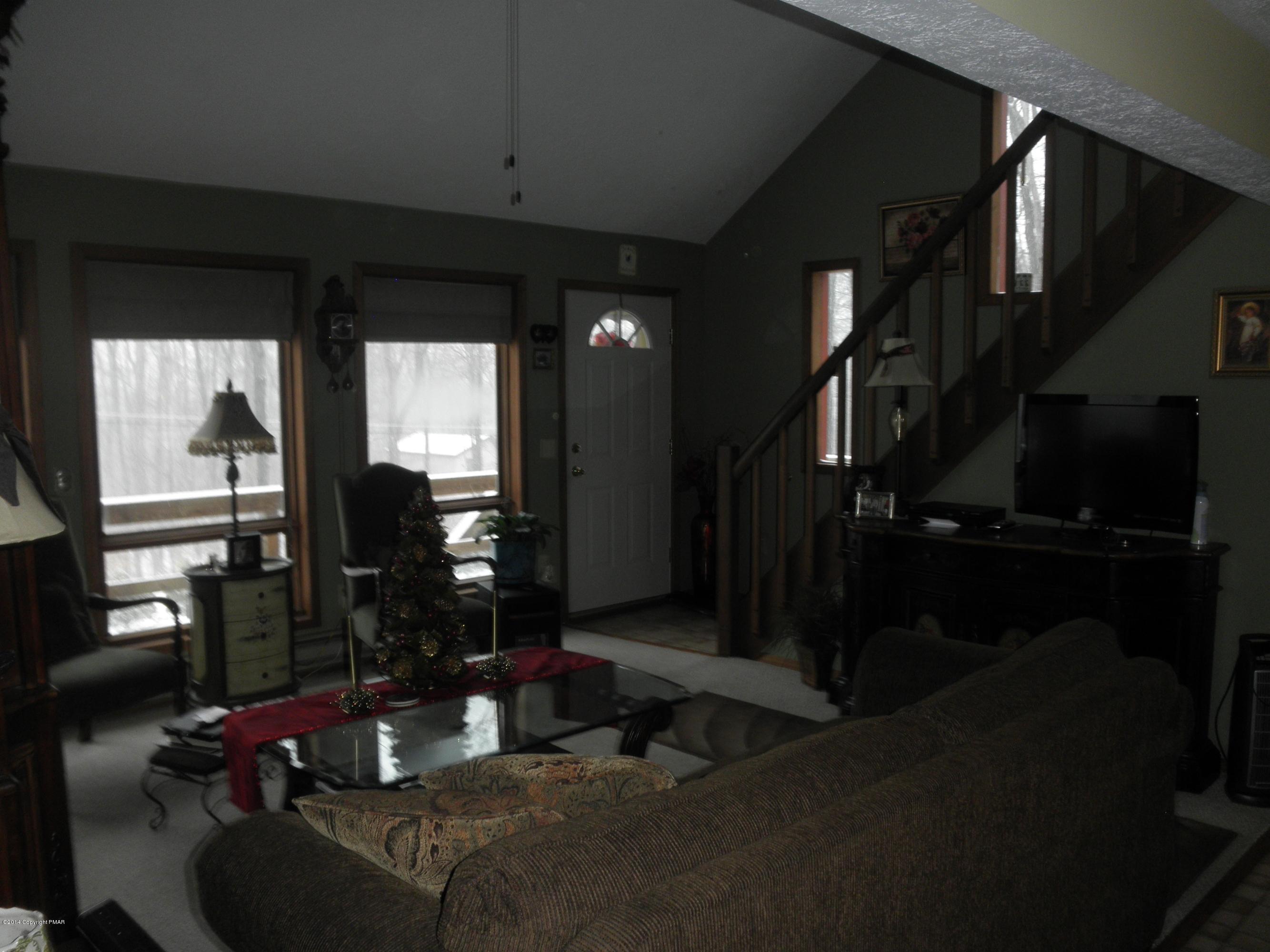 1025 Ridge Road Newfoundland, PA 18445 - Photo 9 of 45 Living Room from Kitchen