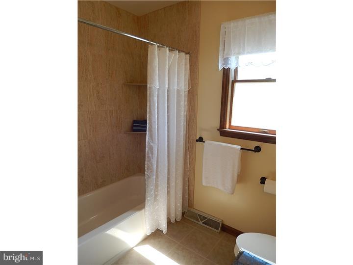 10 Belle Alto Road Sinking Spring, PA 19608 - Photo 14 of 21 Bathroom