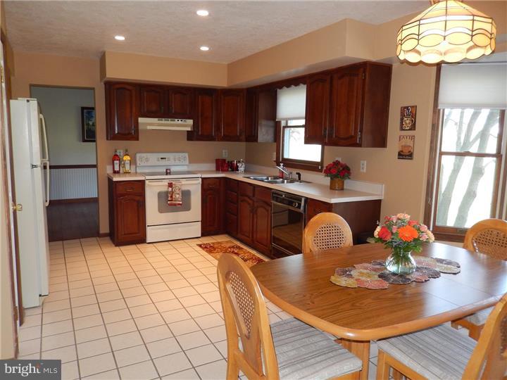 10 Belle Alto Road Sinking Spring, PA 19608 - Photo 3 of 21 Gallery Image 3