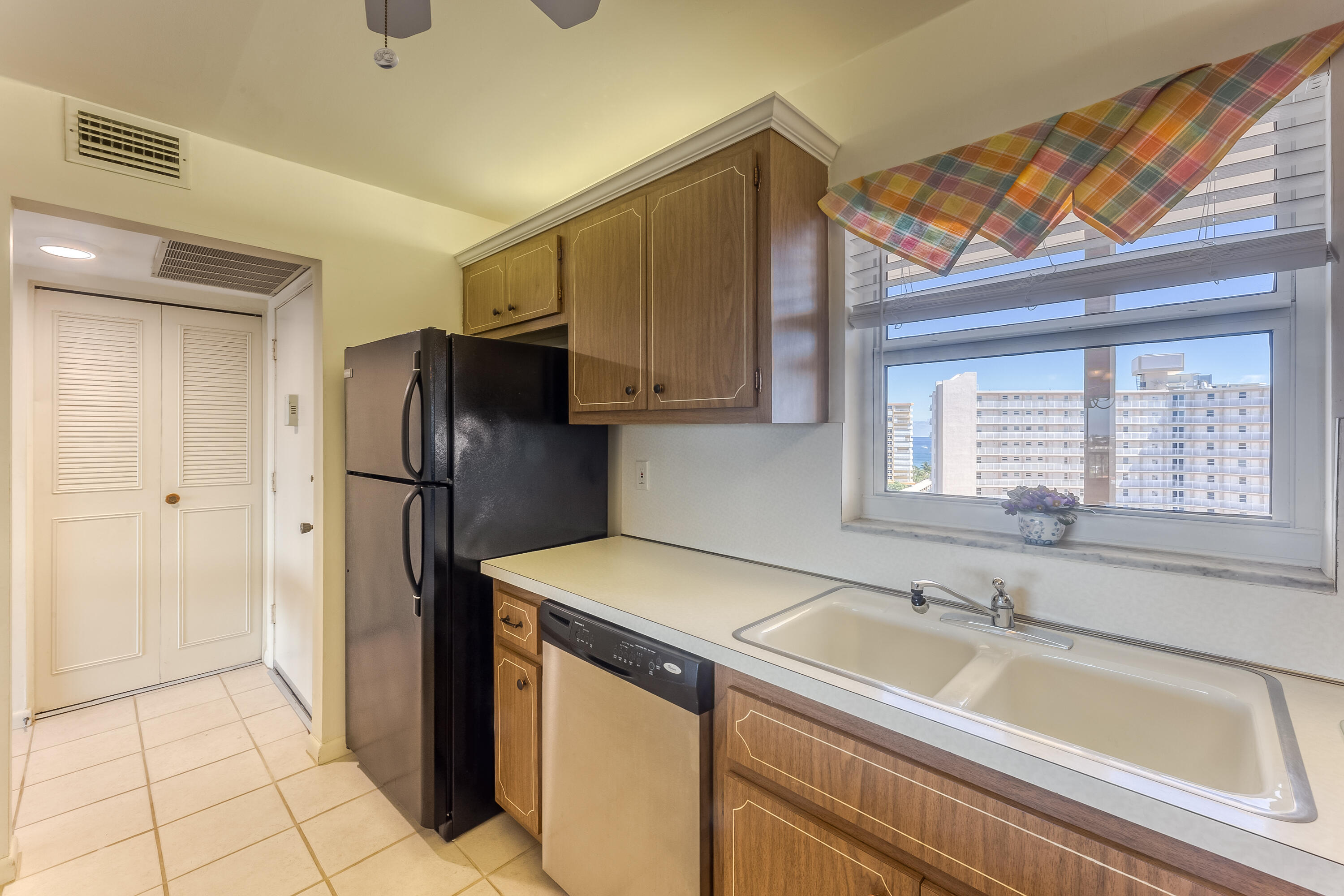303 North Riverside Drive, Unit PH5 Pompano Beach, FL 33062 - Photo 30 of 46 baker-37