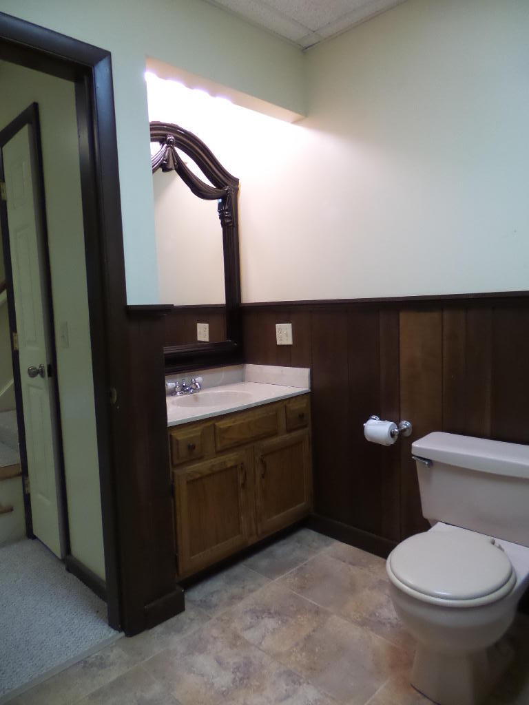724 China Road Winslow, ME 04901 - Photo 31 of 38 Bathroom 2
