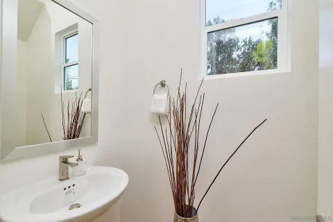 $1,250,000 | 789 Michael Ct Vista, Vista, CA 92081