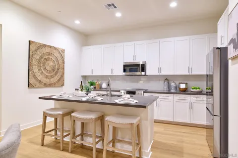 $1,250,000 | 789 Michael Ct Vista, Vista, CA 92081