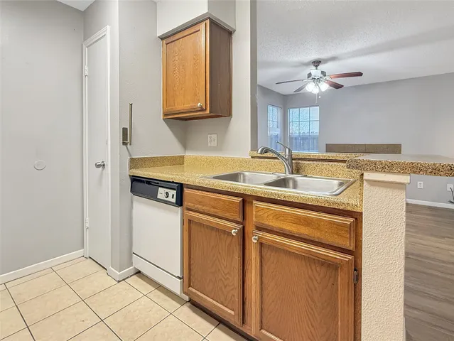 $1,350 | 25144 Budde Road, Unit 2, Spring, TX 77380