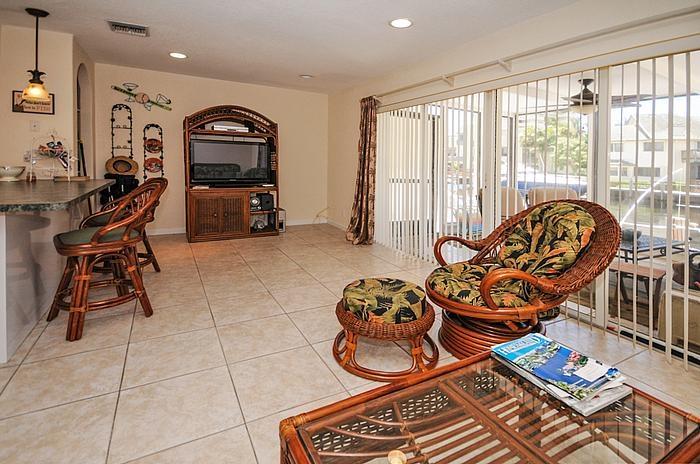 1106 Russell Drive Boca Raton, FL 33487 - Photo 18 of 24 familyroom1_700
