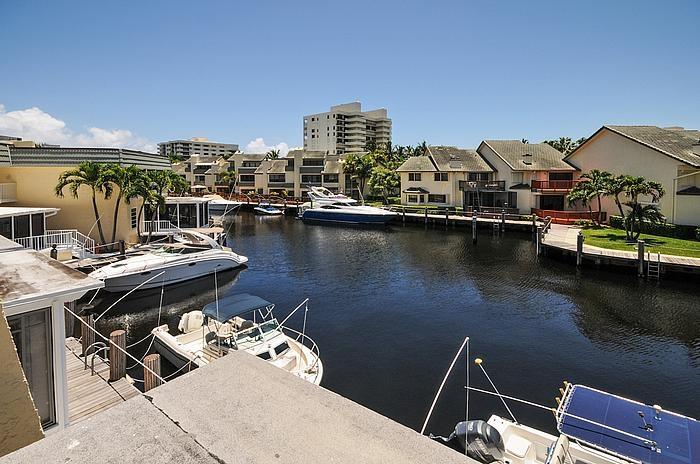 1106 Russell Drive Boca Raton, FL 33487 - Photo 3 of 24 backview3_700
