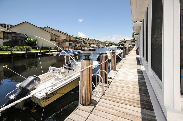 1106 Russell Drive Boca Raton, FL 33487 - Photo 4 of 24 dock1_700