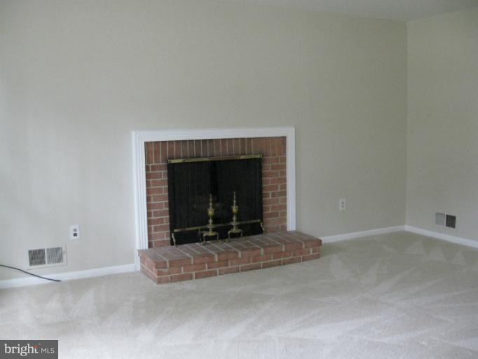 8512 Postoak Road Potomac, MD 20854 - Photo 5 of 6 Family Room