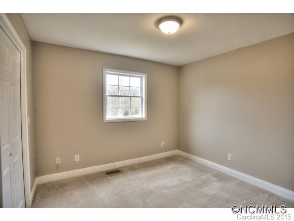 18 Barclay Road Candler, NC 28715 - Photo 6 of 14 Gallery Image 6