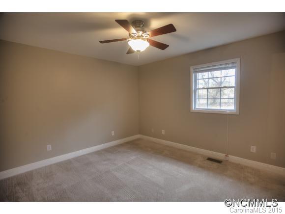 18 Barclay Road Candler, NC 28715 - Photo 10 of 14 Gallery Image 10