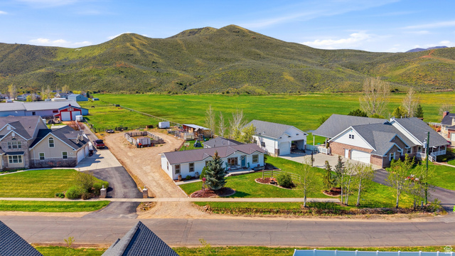 393 Memorial Park Road Henefer, UT 84033 - Photo 3 of 40