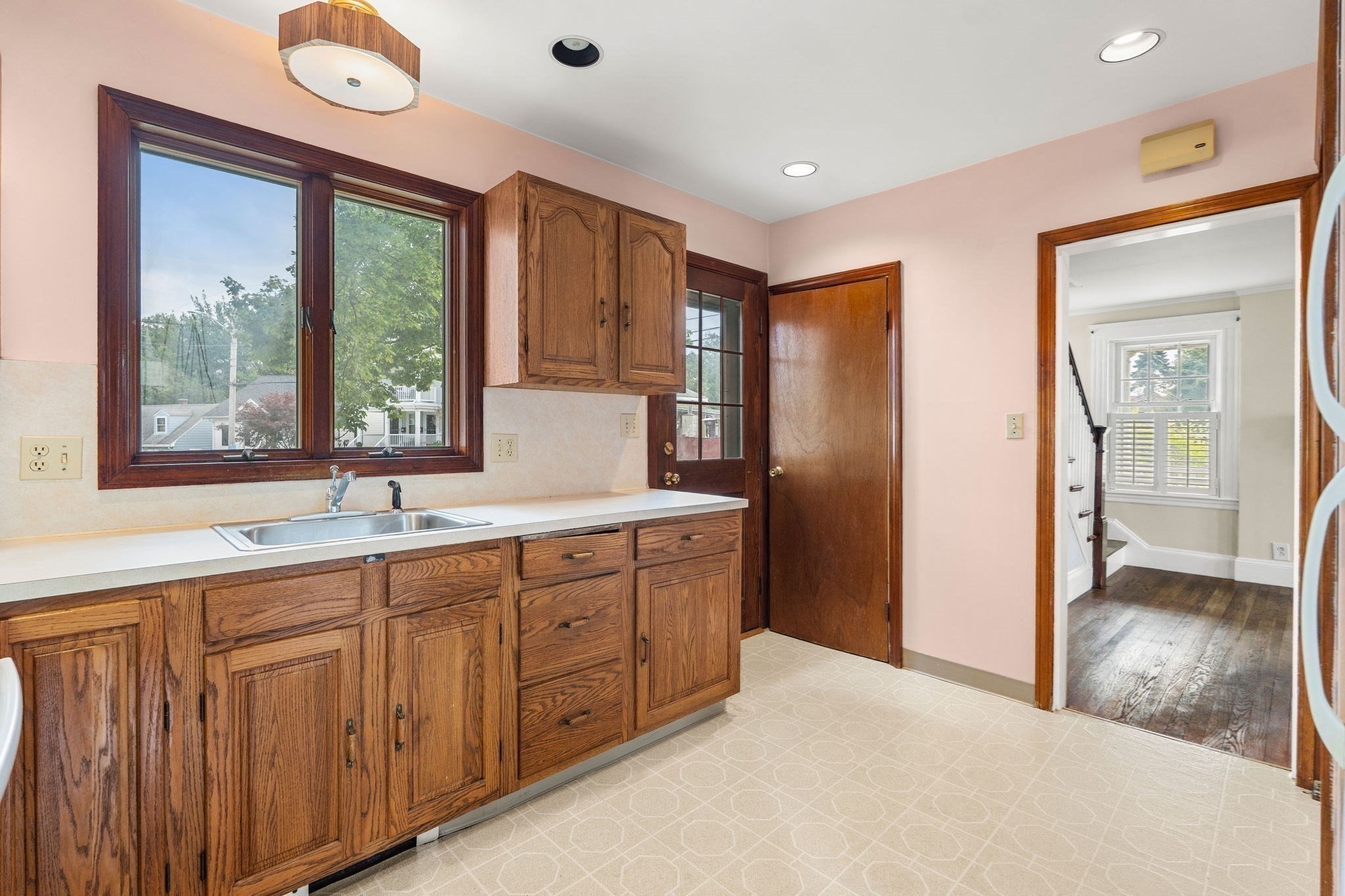 7 Enfield Road Winthrop, MA 02152 - Photo 8 of 30 Gallery Image 8
