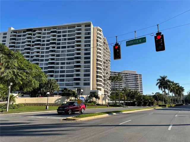 $2,530 | 701 Three Islands Boulevard, Unit 511, Hallandale Beach, FL 33009
