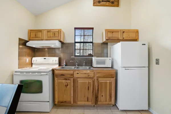 $135,000 | 90 Roatan Drive, Point Blank, TX 77364