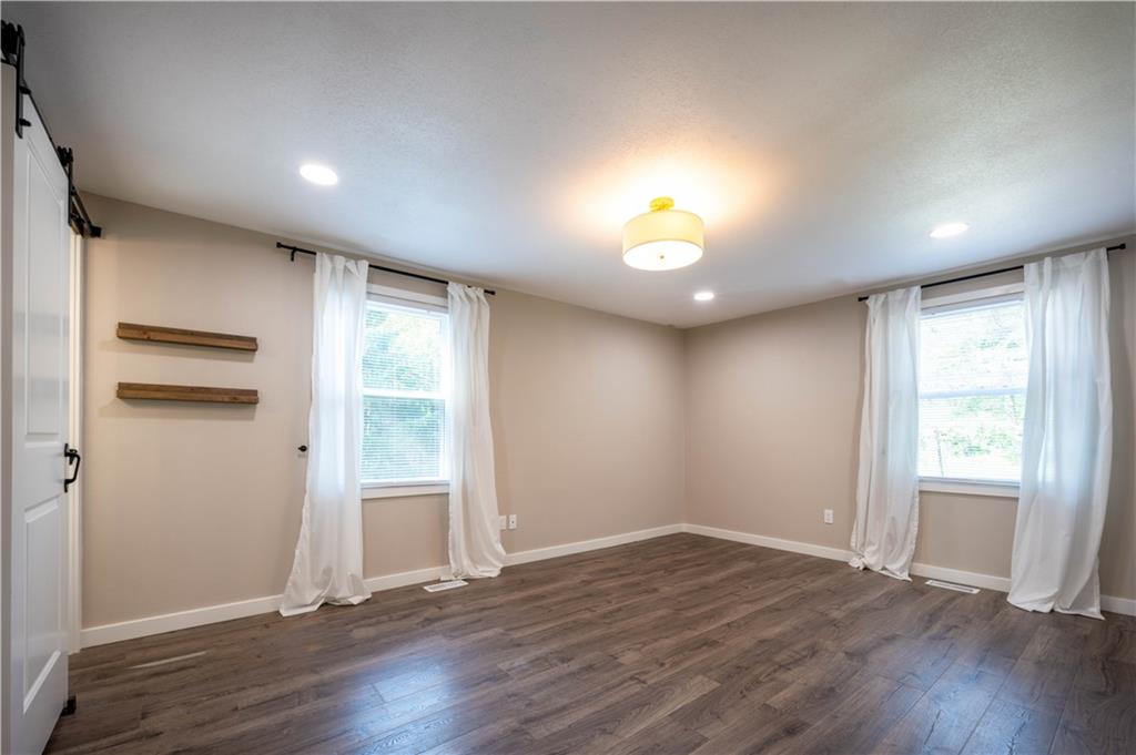 344 Jacks Run Road Pittsburgh, PA 15202 - Photo 14 of 24 Gallery Image 14
