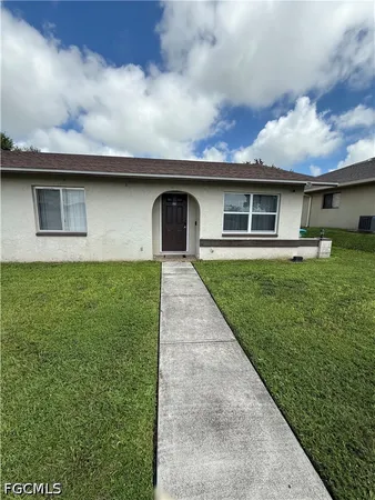 $1,500 | 525 Southeast Van Loon Terrace, Cape Coral, FL 33990
