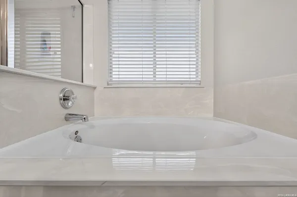 $300,000 | 217 Willow Run, Cibolo, TX 78108