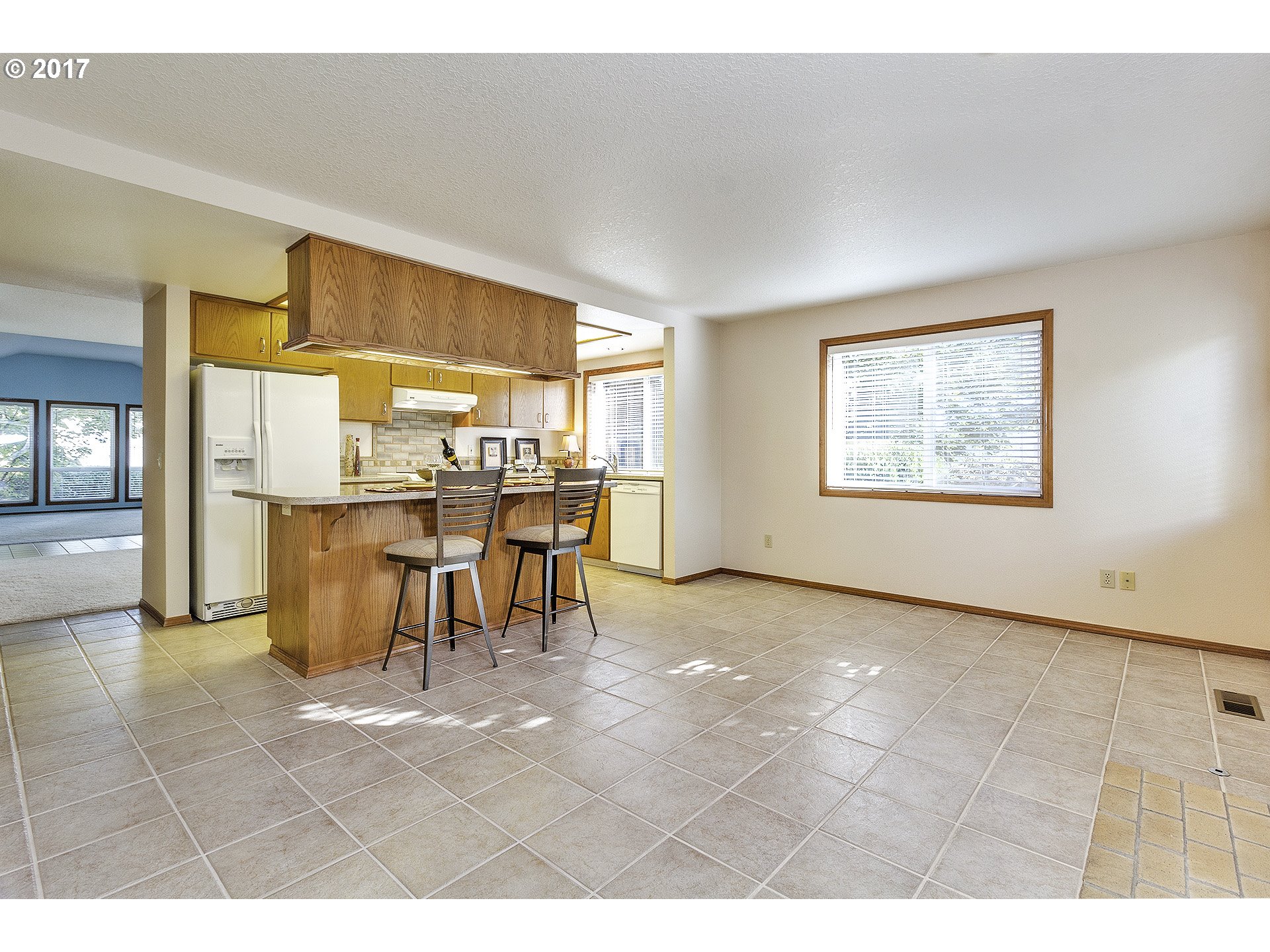 16165 Southwest 129th Terrace Tigard, OR 97224 - Photo 5 of 18 Family Room