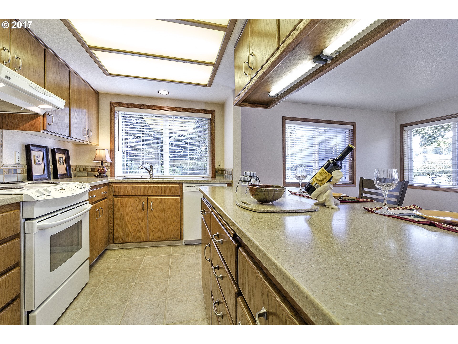 16165 Southwest 129th Terrace Tigard, OR 97224 - Photo 6 of 18 Kitchen