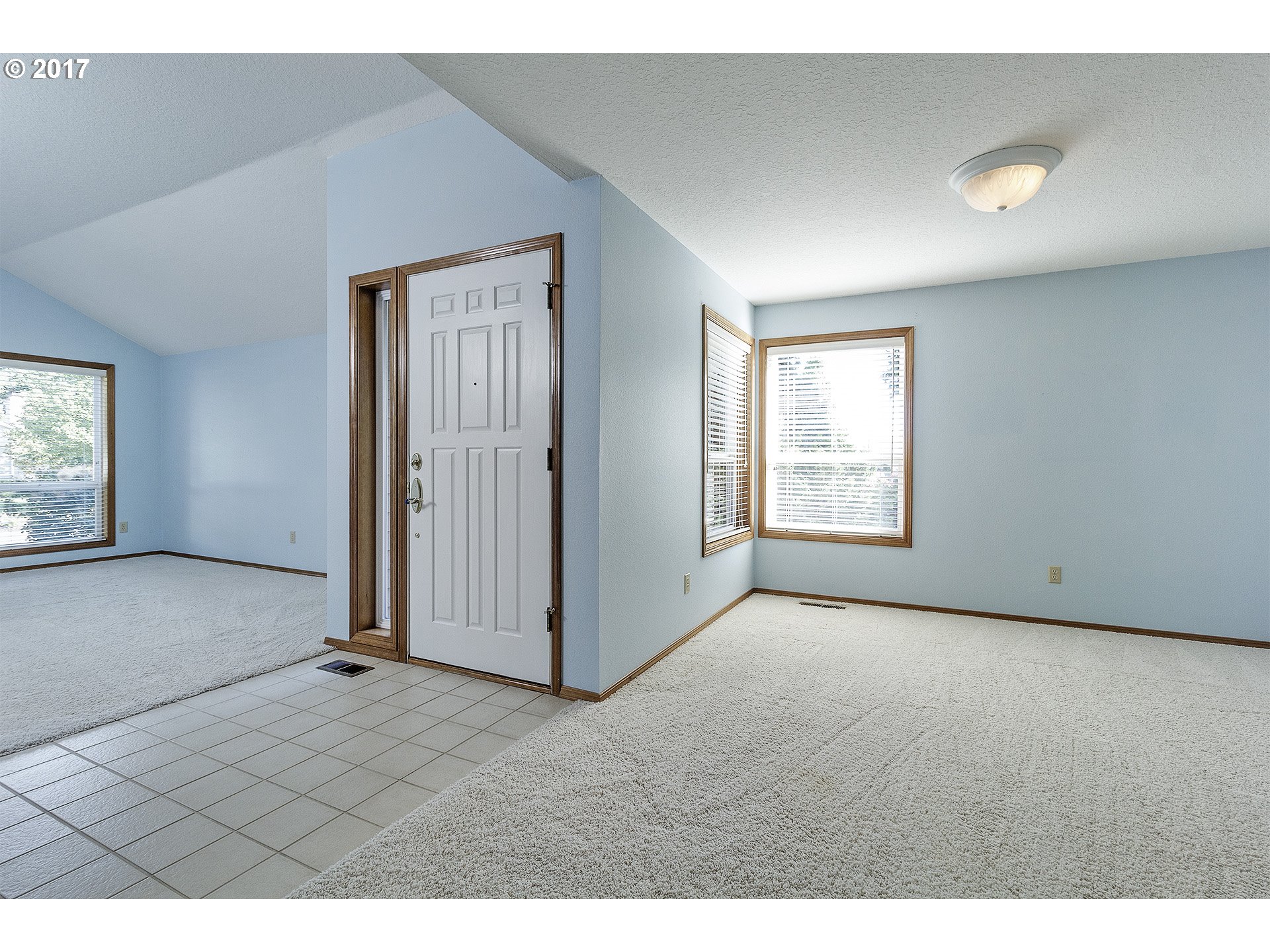 16165 Southwest 129th Terrace Tigard, OR 97224 - Photo 8 of 18 Entrance/Foyer