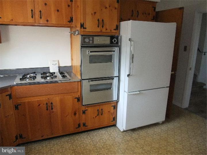 504 Kennerly Road Springfield, PA 19064 - Photo 8 of 15 Kitchen