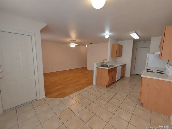 $1,300 | 9016 Maverick Draw, San Antonio, TX 78250