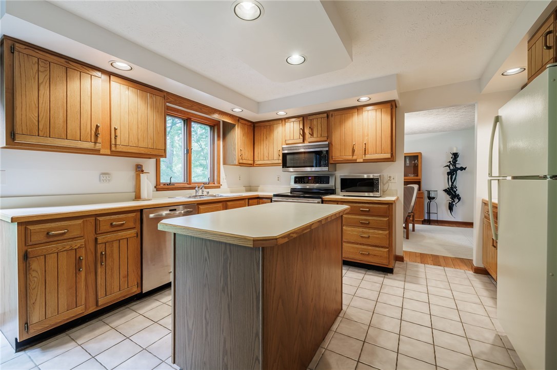 37 Freshfield Rise Perinton, NY 14450 - Photo 14 of 42