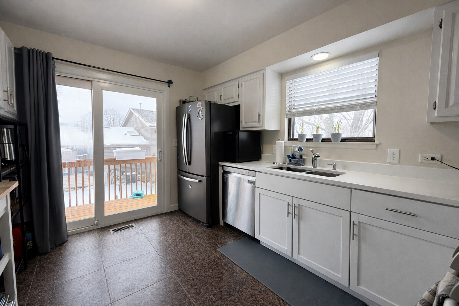 1587 Brookside Drive Hoffman Estates, IL 60169 - Photo 6 of 20