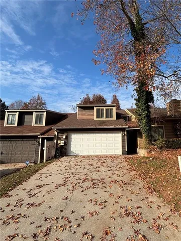 $1,695 | 1595 Burnstone Drive, Stone Mountain, GA 30088