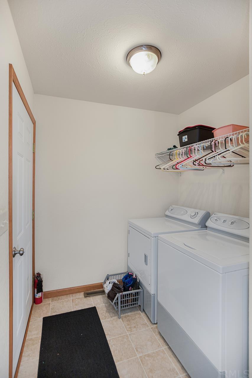 58160 Prairie Ridge Road Goshen, IN 46528 - Photo 14 of 23 Gallery Image 14