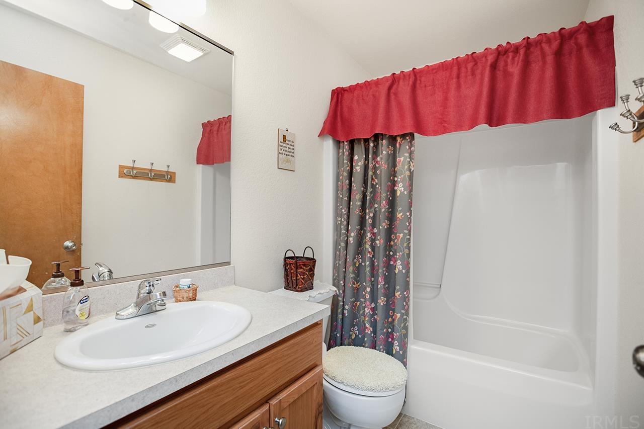 58160 Prairie Ridge Road Goshen, IN 46528 - Photo 17 of 23 Gallery Image 17