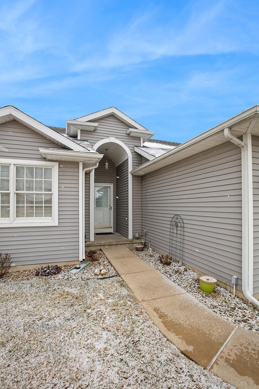 58160 Prairie Ridge Road Goshen, IN 46528 - Photo 5 of 23 Gallery Image 5