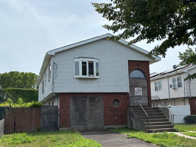 13 Merril Place Inwood, NY 11096 - Photo 1 of 16