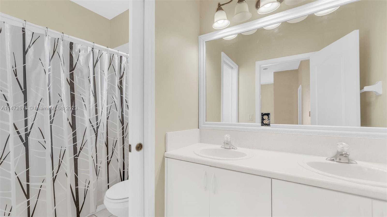 2308 Northeast 37th Road Homestead, FL 33033 - Photo 16 of 30 Gallery Image 16