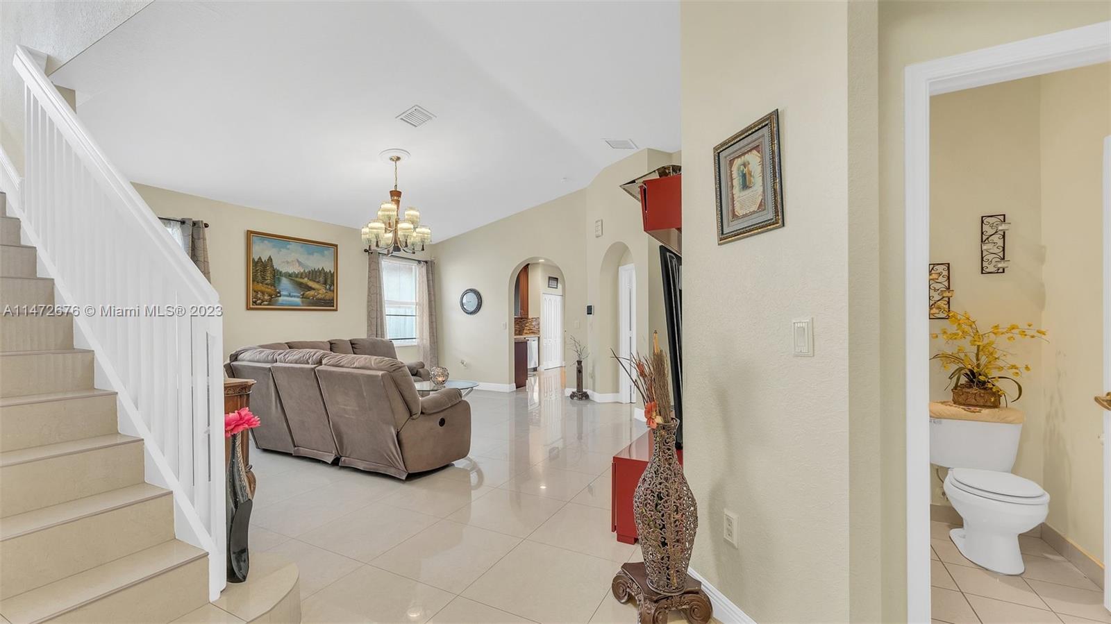 2308 Northeast 37th Road Homestead, FL 33033 - Photo 3 of 30 Gallery Image 3