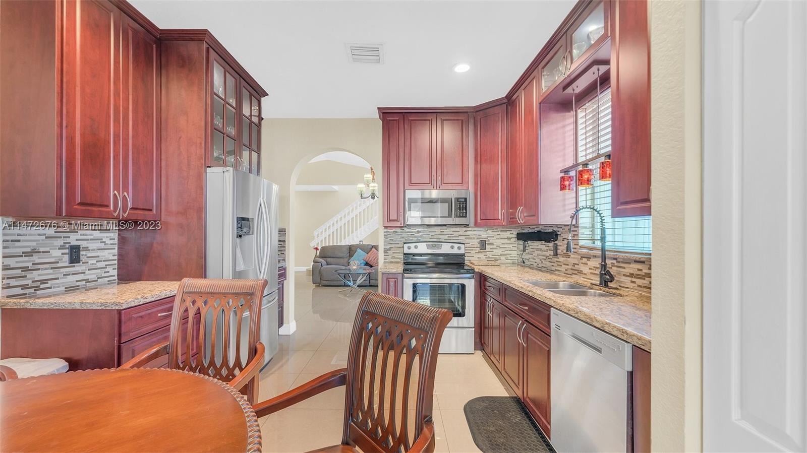 2308 Northeast 37th Road Homestead, FL 33033 - Photo 7 of 30 Gallery Image 7