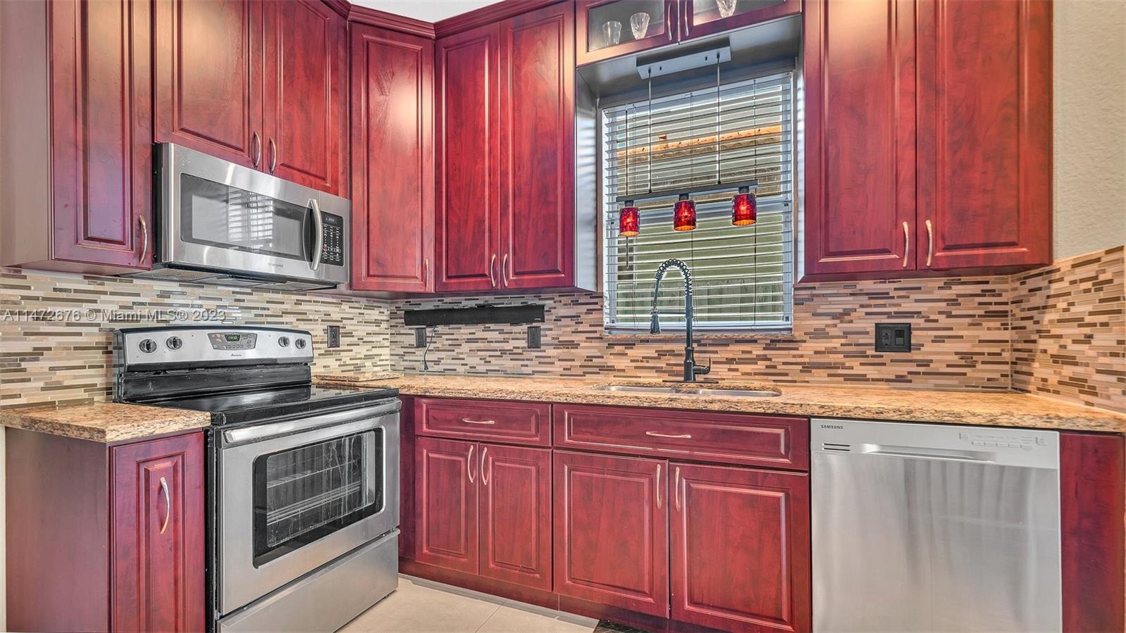 2308 Northeast 37th Road Homestead, FL 33033 - Photo 8 of 30 Gallery Image 8