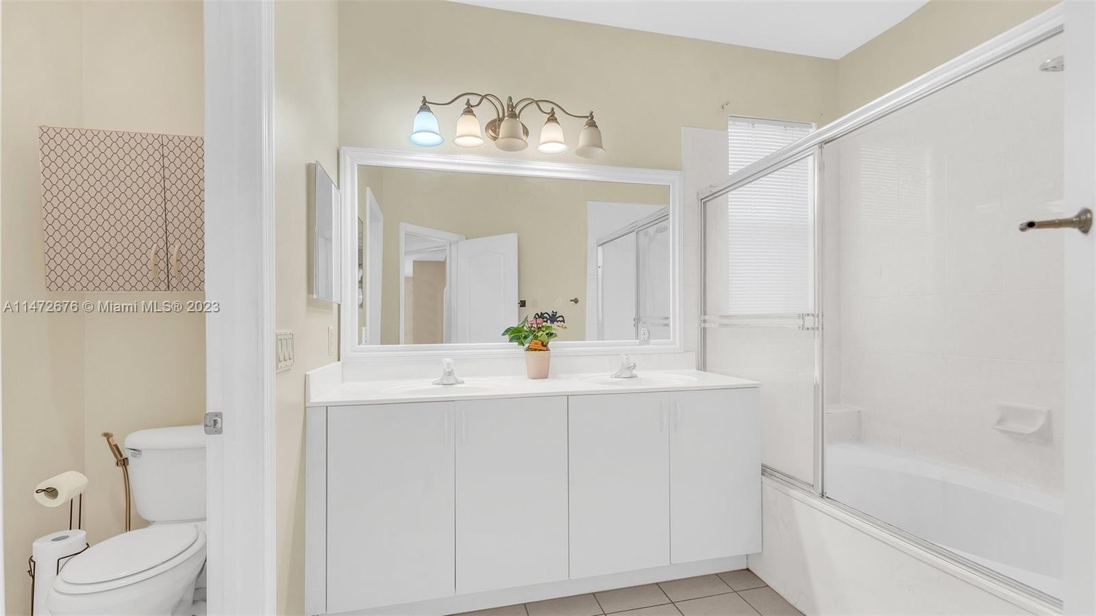 2308 Northeast 37th Road Homestead, FL 33033 - Photo 10 of 30 Gallery Image 10