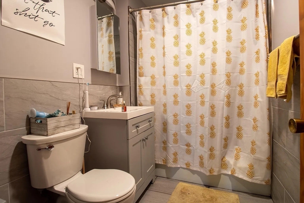 117 Elm Street, Unit 2 Newton, MA 02465 - Photo 9 of 10